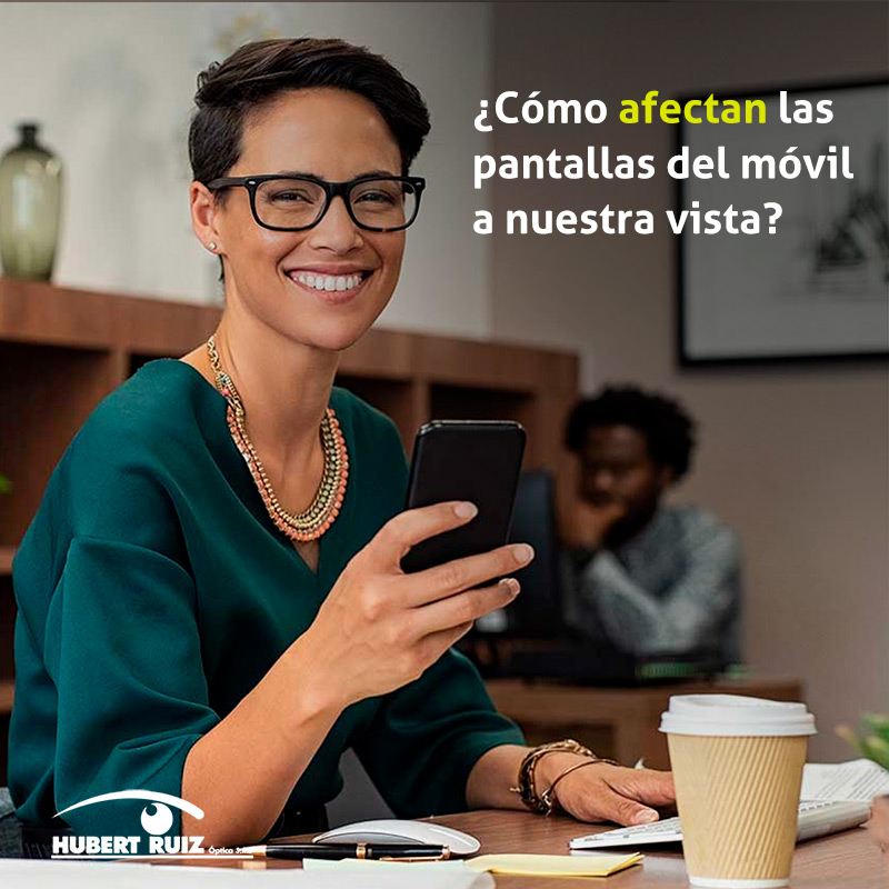 foto articulo consejo como afectan las pantallas del movil a nuestra vista hubert ruiz optica cali